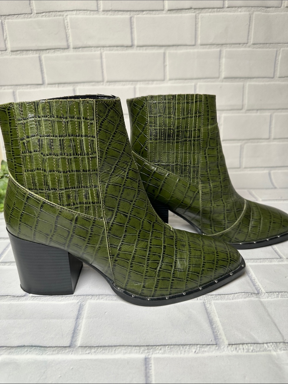 ASOS Design Green Croc Print Heeled Boots w/ Silver Stud Accents Sz 8 - Picture 4 of 7